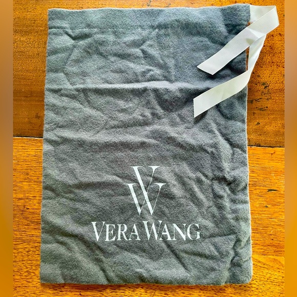New Vera Wang Dust Bag - Picture 5 of 5